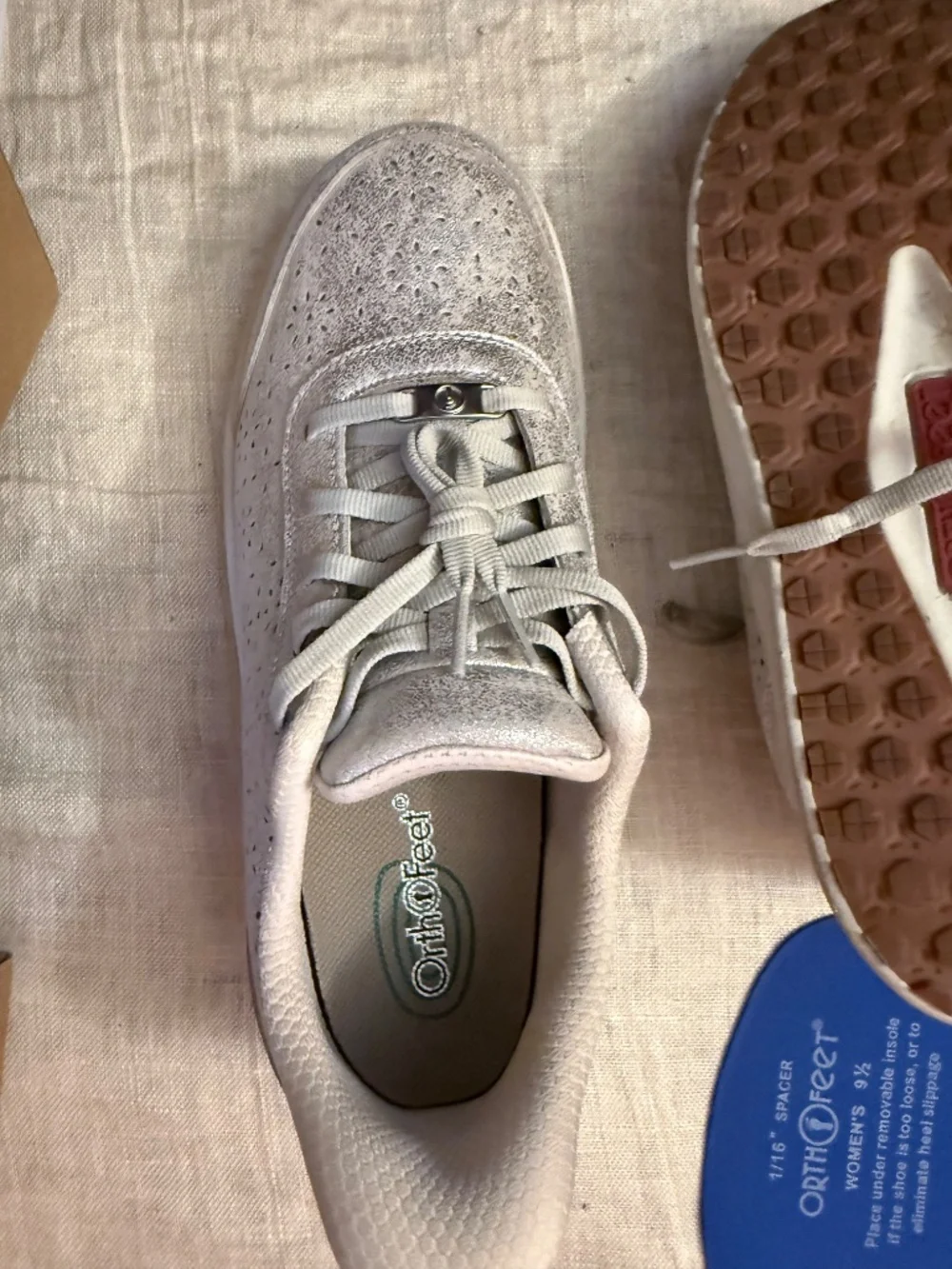 MISMATCHED / SPLIT-SIZE PAIR, Left Shoe-Size 9.5 Wide Right Shoe- 9W BRAND NEW